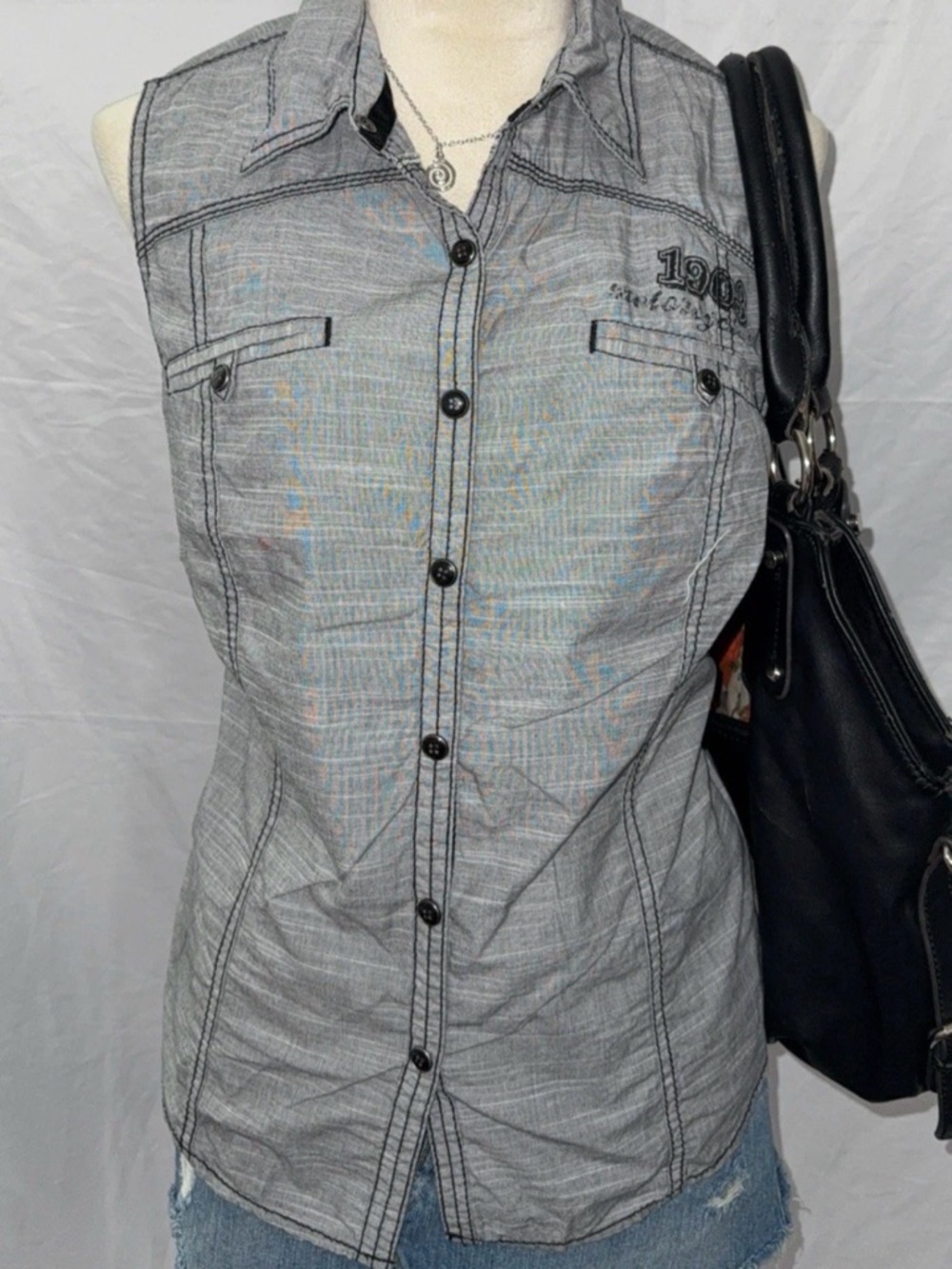 Harley-Davidson Gray Sleeveless Button-Up Tank with Black Stitching